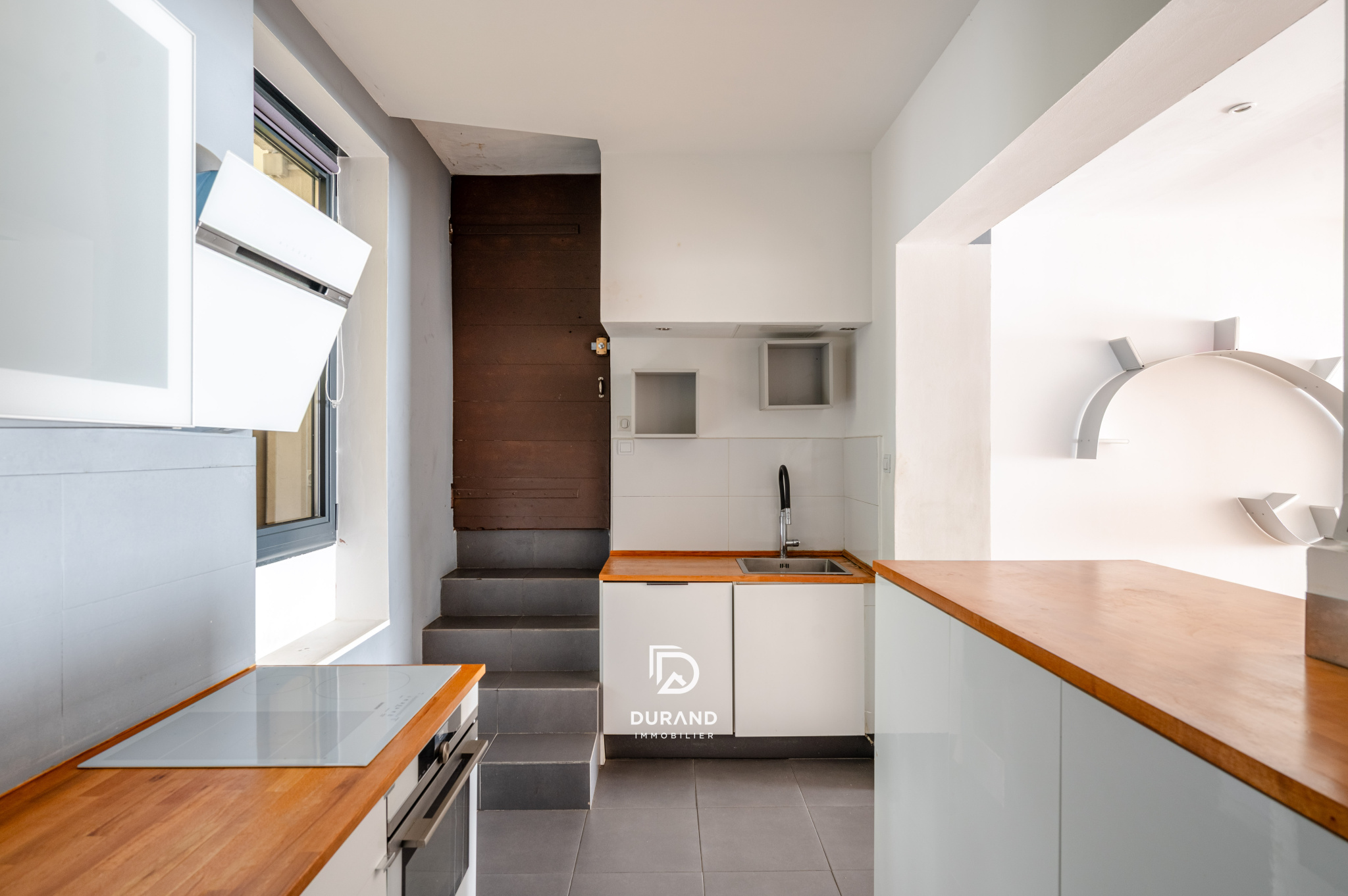 APPARTEMENT - INDUSTRIEL - VAUBAN - 13006 MARSEILLE