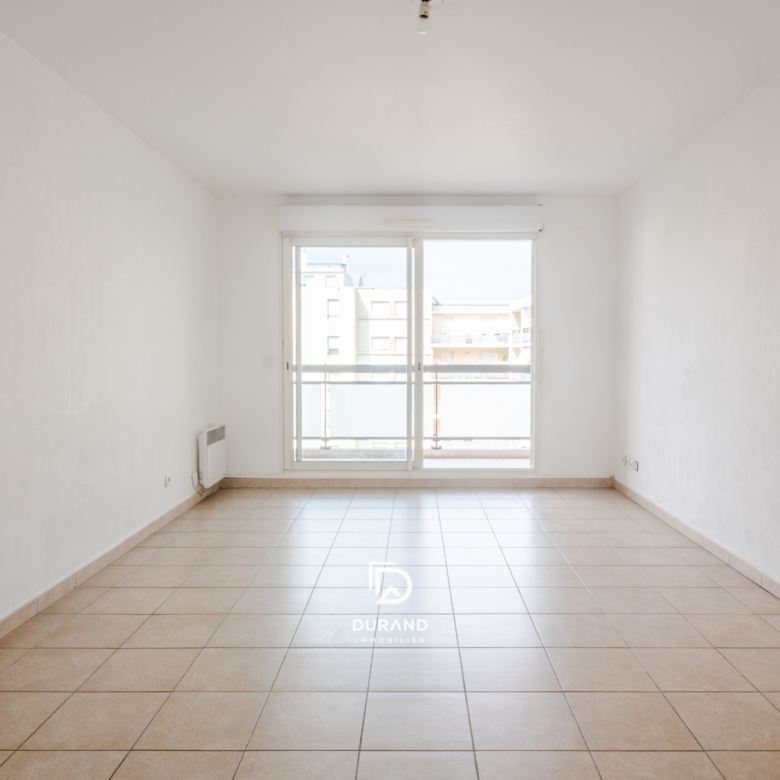 APPARTEMENT - TERRASSES - PARKING -  CHUTES-LAVIE 13004 MARSEILLE