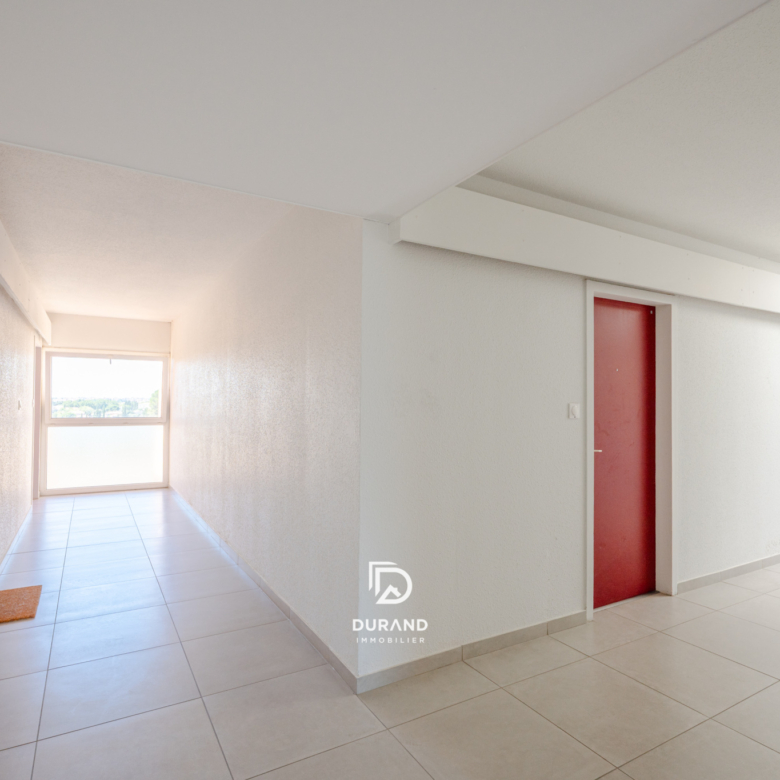 APPARTEMENT - LUMINEUX AVEC EXTÉRIEUR - VUE PANORAMIQUE ET STATIONNEMENT - 13100 AIX EN PROVENCE