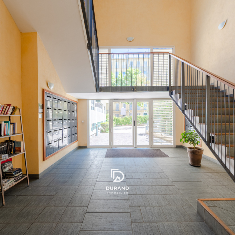 APPARTEMENT - DUPLEX PLEIN DE CHARME - T2 - M5 LES DOCKS - JOIETTE - MARSEILLE 13002