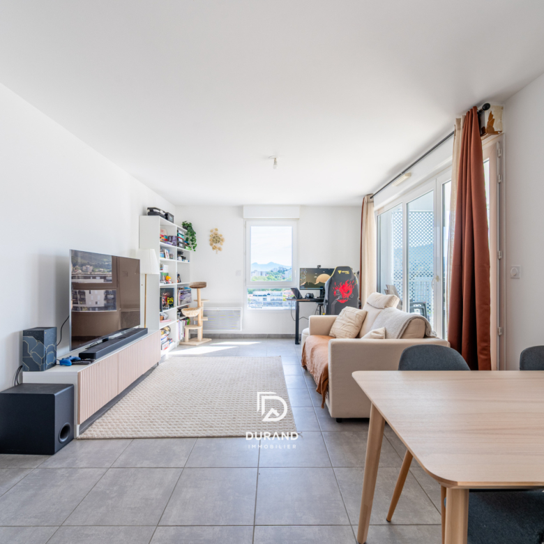 APPARTEMENT - PARKING - TERRASSE - 13010 MARSEILLE