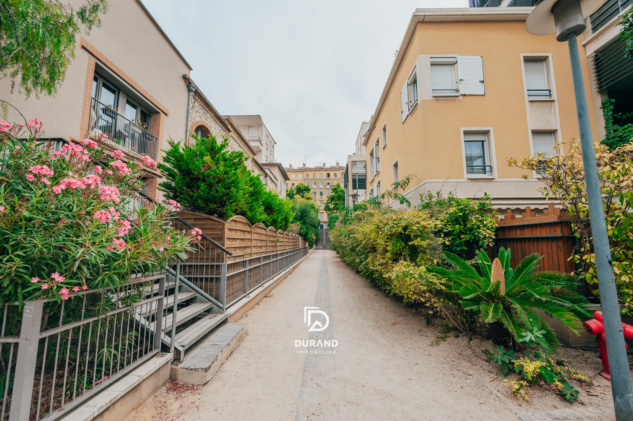 T2 D'EXCEPTION -M5 LES DOCKS- JOLIETTE MARSEILLE 13002