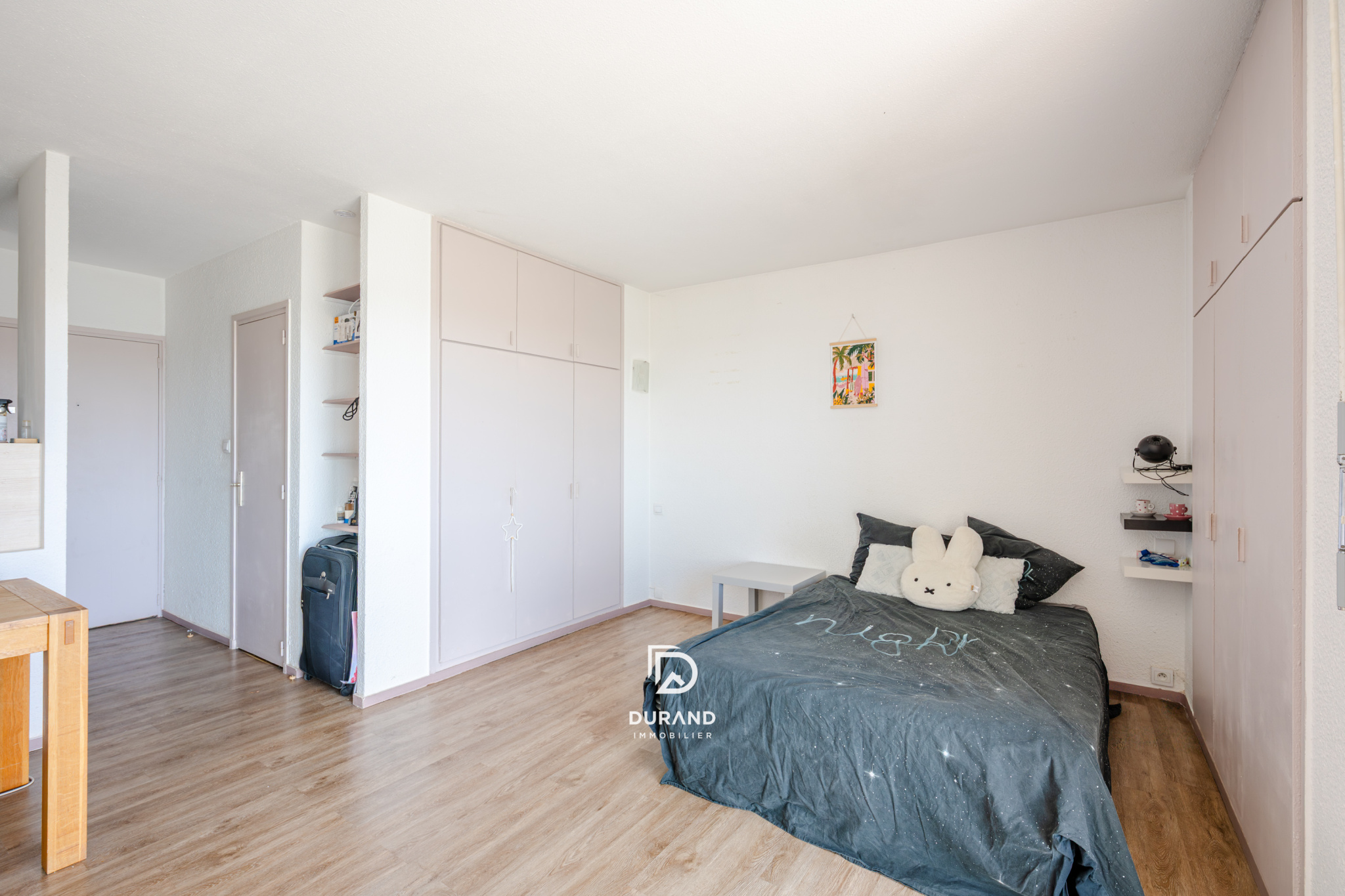 APPARTEMENT - LUMINEUX AVEC EXTÉRIEUR - VUE PANORAMIQUE ET STATIONNEMENT - 13100 AIX EN PROVENCE
