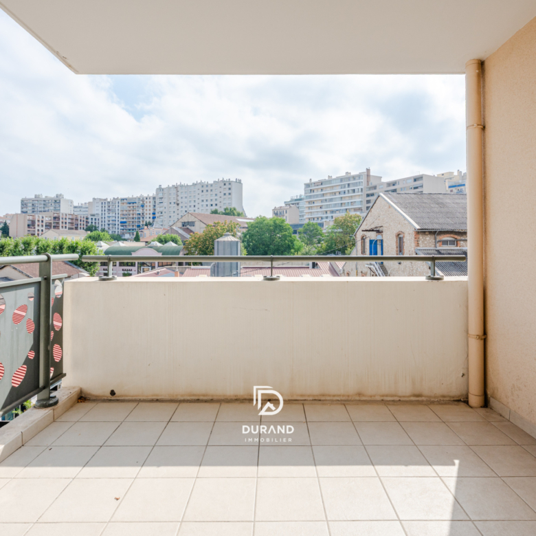 APPARTEMENT - TERRASSES - PARKING -  CHUTES-LAVIE 13004 MARSEILLE