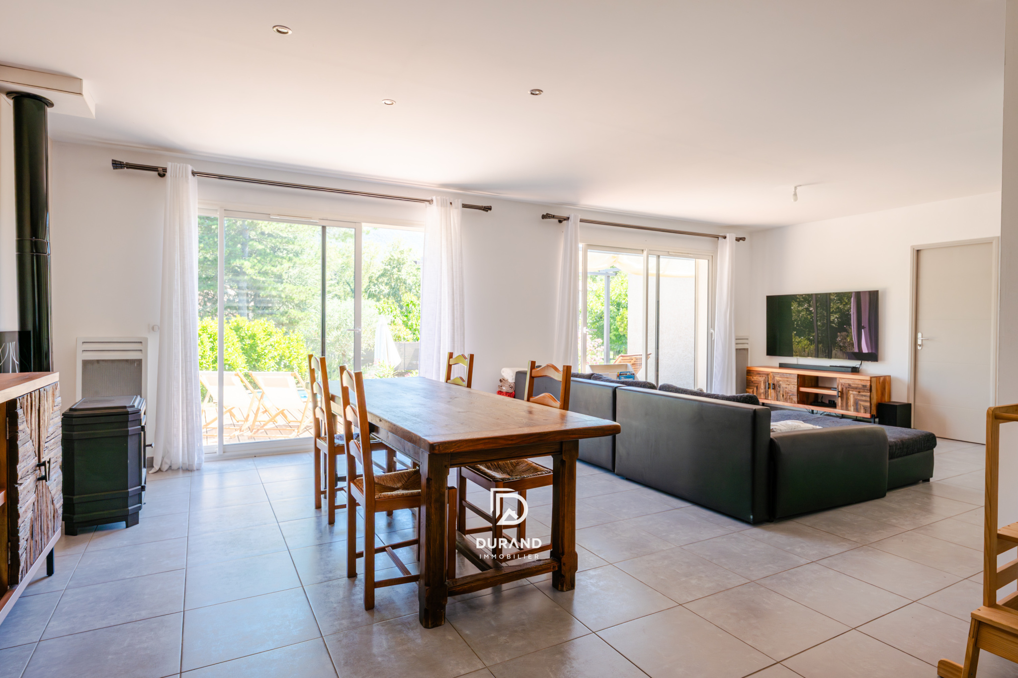 MAISON - JARDIN - SAINT ZACHARIE