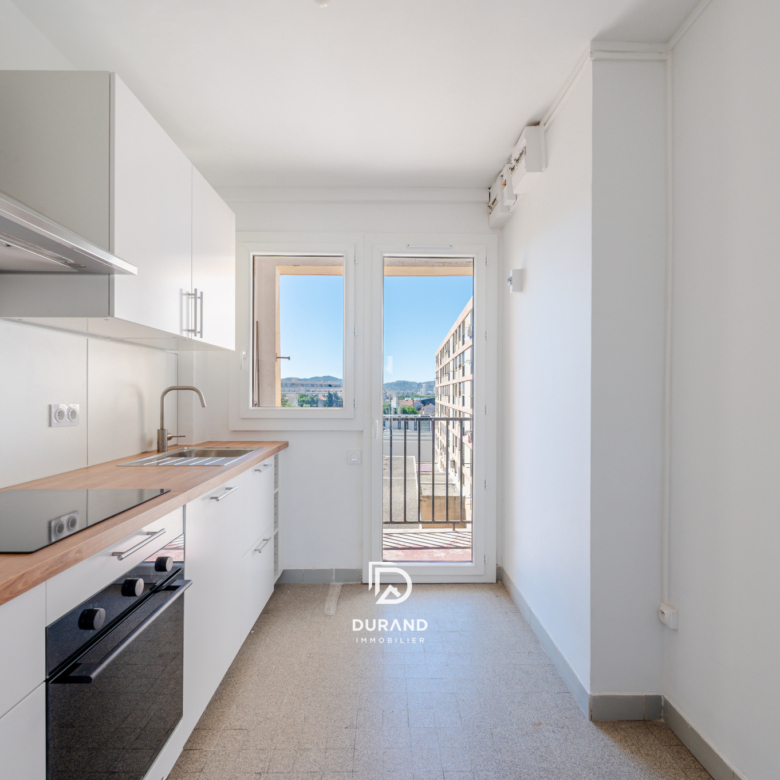APPARTEMENT - TIMONE - FACULTES MEDECINE -  PHARMACIE- ODONTOLOGIE - 13010 MARSEILLE