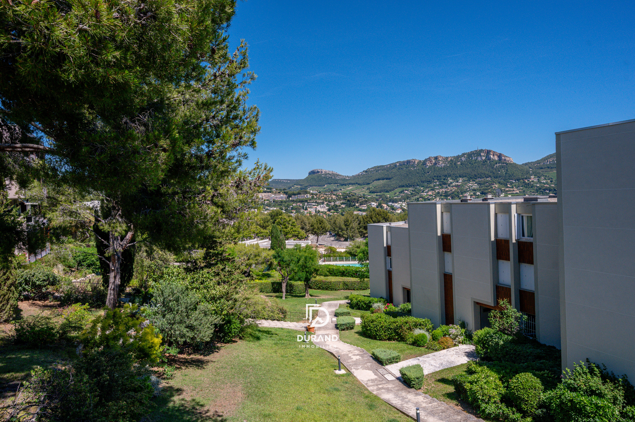 APPARTEMENT - VUE MER - TERRES MARINES - 13260 CASSIS