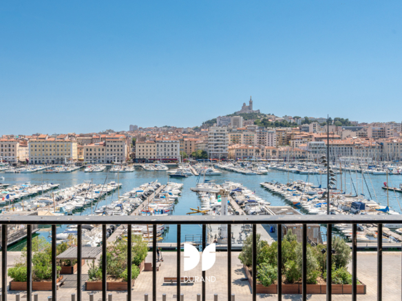 APPARTEMENT - POUILLON - VIEUX PORT - 13002 MARSEILLE