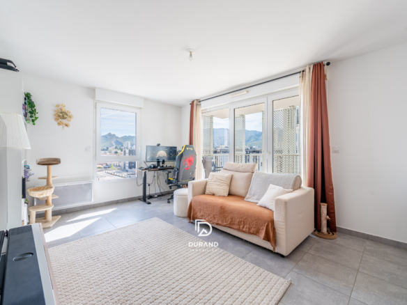 APPARTEMENT - PARKING - TERRASSE - 13010 MARSEILLE