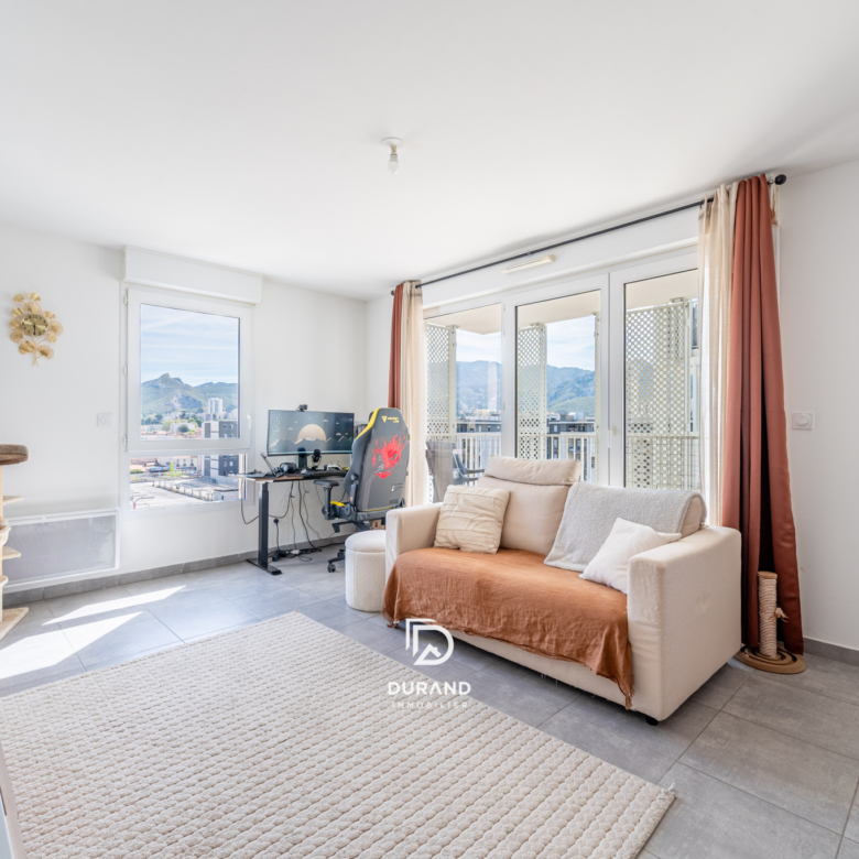 APPARTEMENT - PARKING - TERRASSE - 13010 MARSEILLE