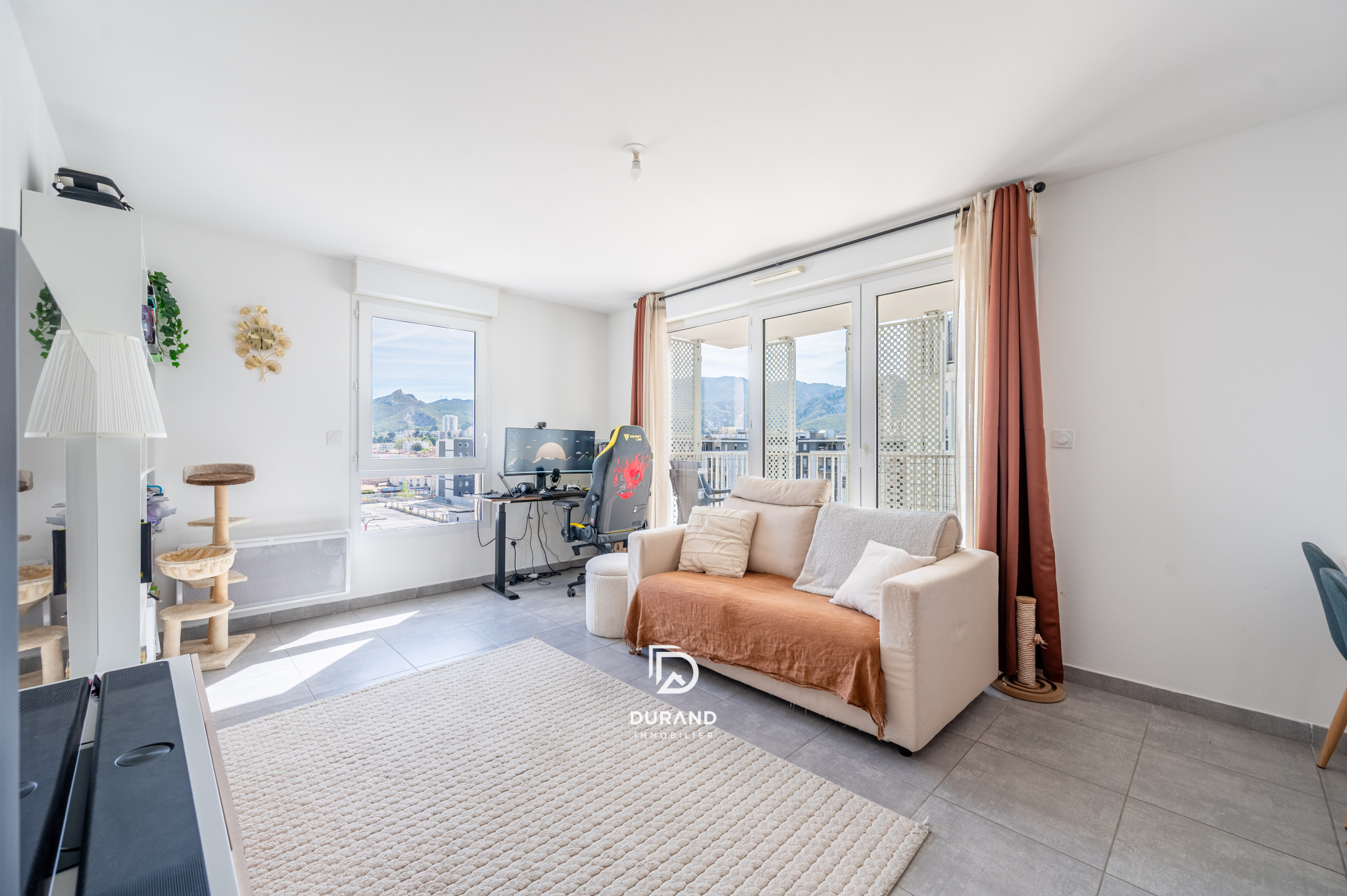 APPARTEMENT - PARKING - TERRASSE - 13010 MARSEILLE