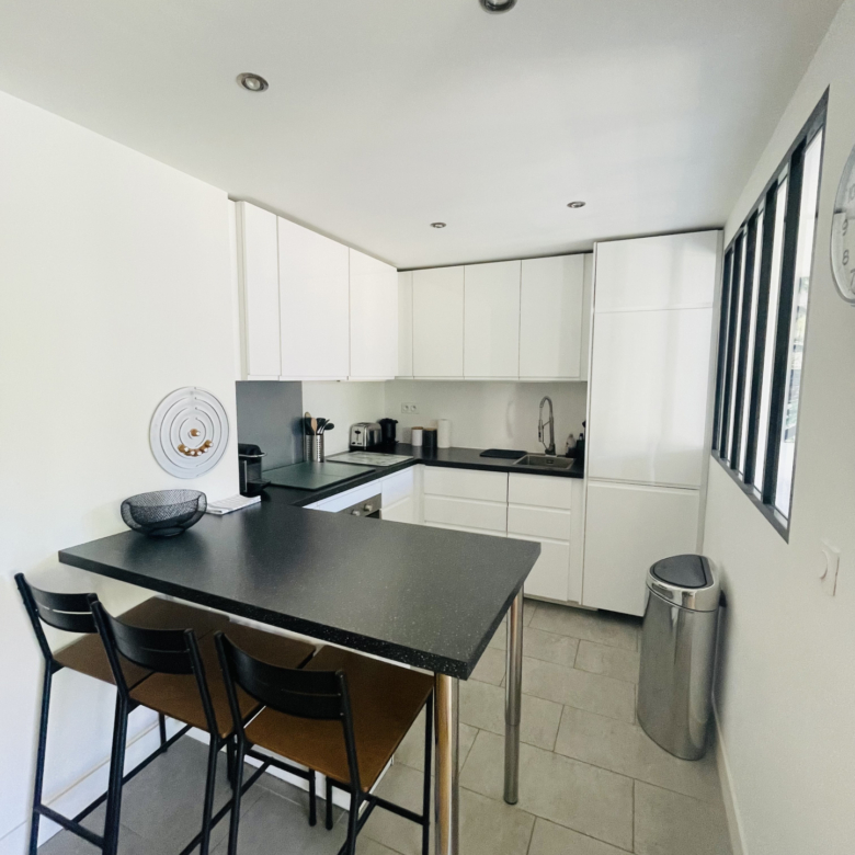 T3/4 meublé - rue Edmond Rostand - Quartier Perier Prado - 13006