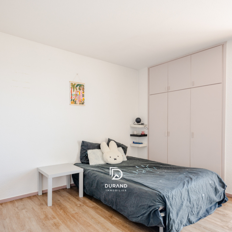 APPARTEMENT - LUMINEUX AVEC EXTÉRIEUR - VUE PANORAMIQUE ET STATIONNEMENT - 13100 AIX EN PROVENCE
