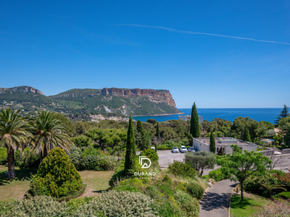 APPARTEMENT - VUE MER - TERRES MARINES - 13260 CASSIS