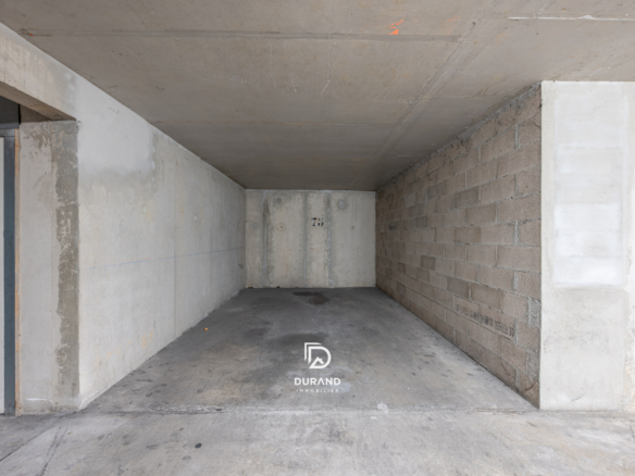 PARKING - 13014 - ST MARTHE