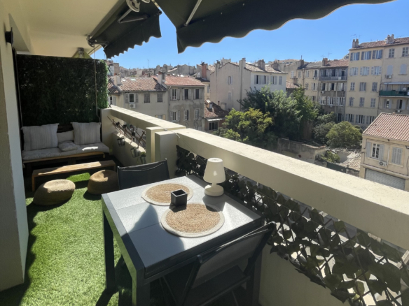 T3/4 meublé - rue Edmond Rostand - Quartier Perier Prado - 13006