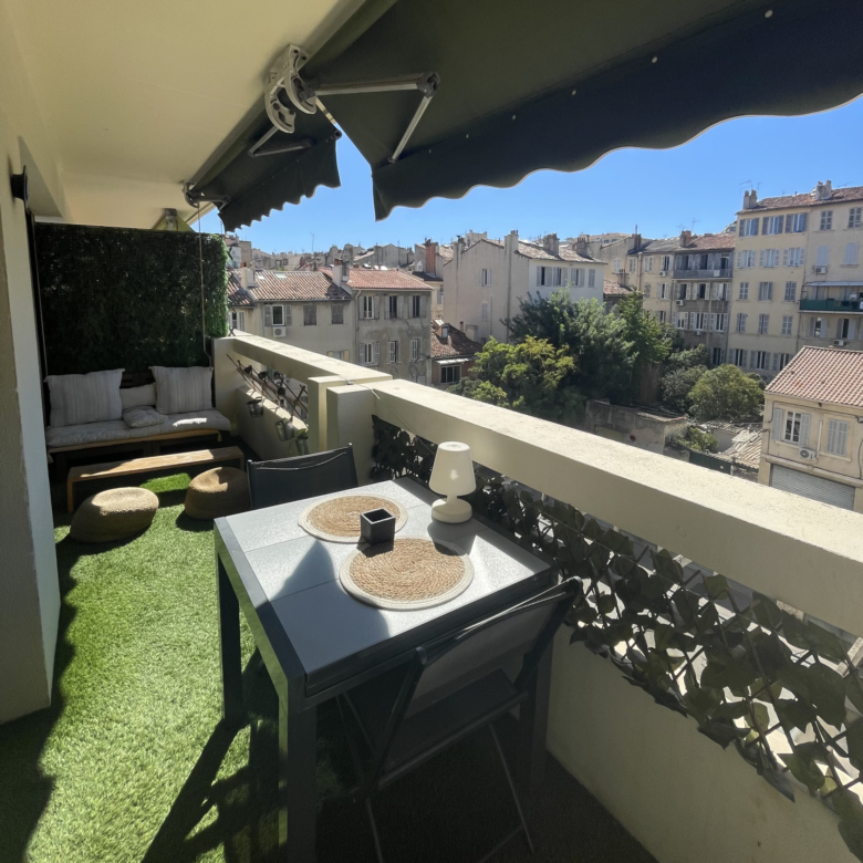 T3/4 meublé - rue Edmond Rostand - Quartier Perier Prado - 13006