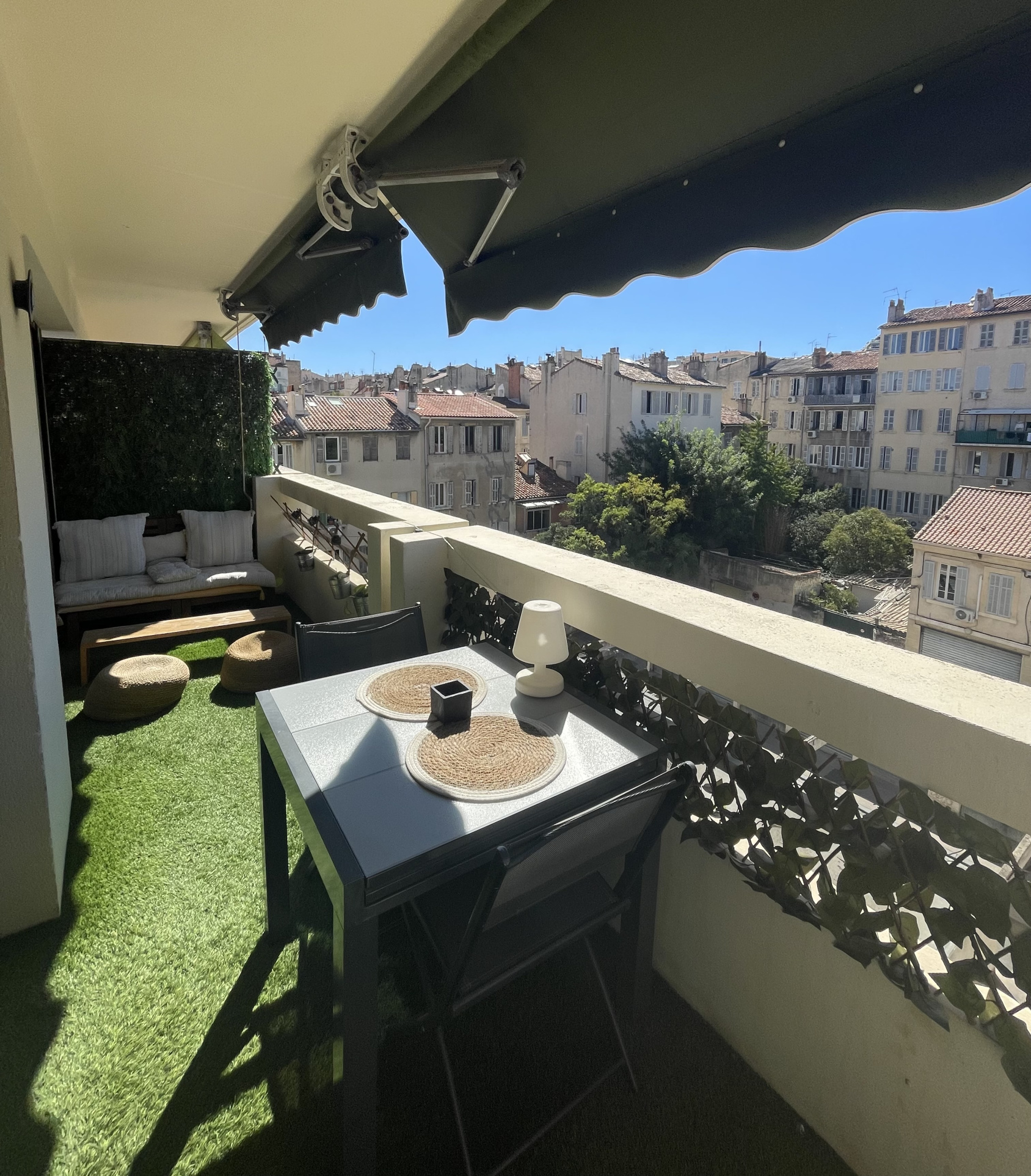 T3/4 meublé - rue Edmond Rostand - Quartier Perier Prado - 13006