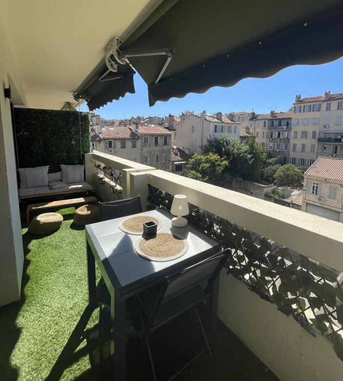 T3/4 meublé - rue Edmond Rostand - Quartier Perier Prado - 13006