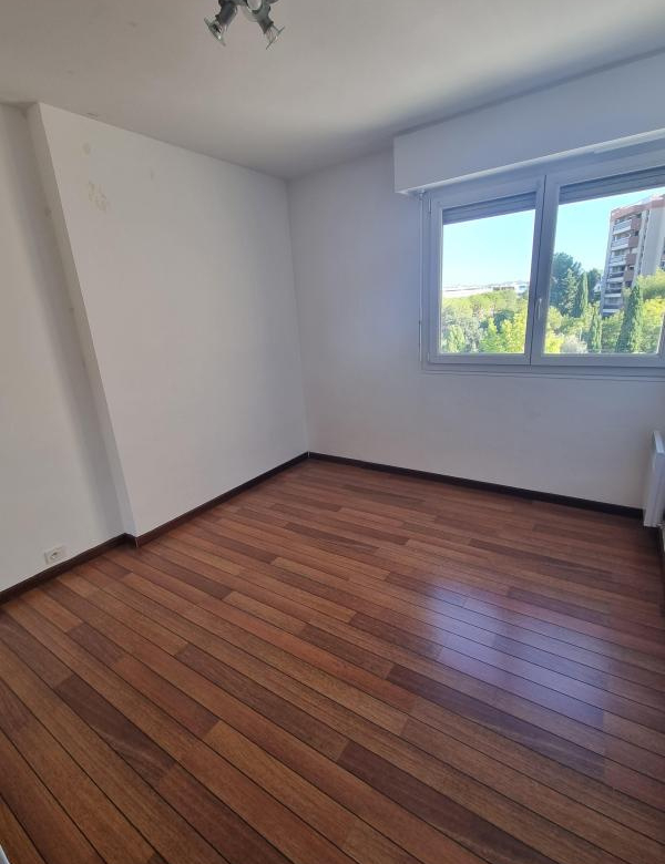 T3 MEUBLE avec terrasse