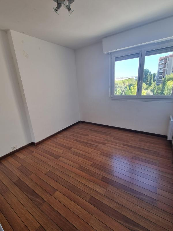 T3 MEUBLE avec terrasse