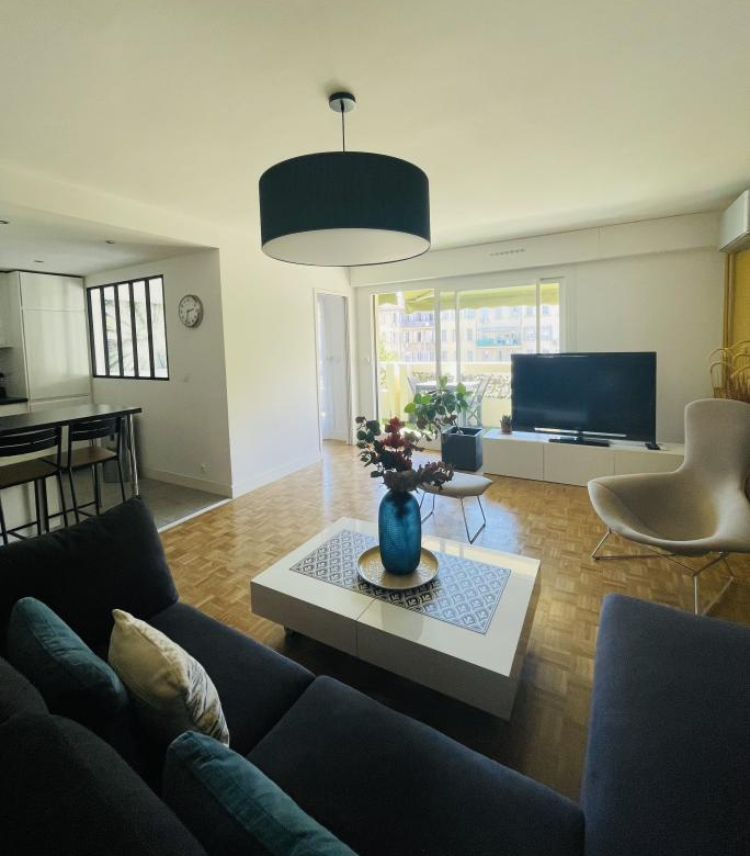 T3/4 meublé - rue Edmond Rostand - Quartier Perier Prado - 13006