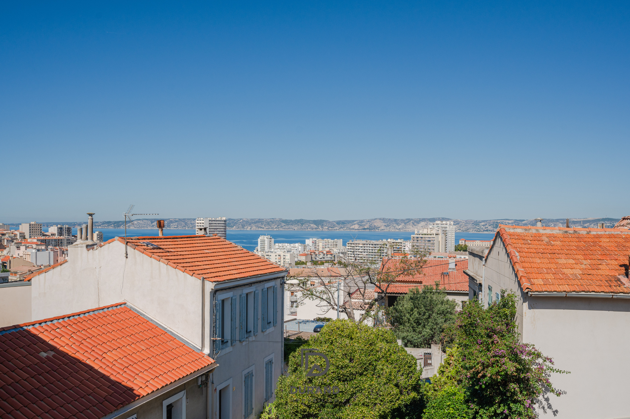 APPARTEMENT - ROUCAS BLANC - 13007 MARSEILLE