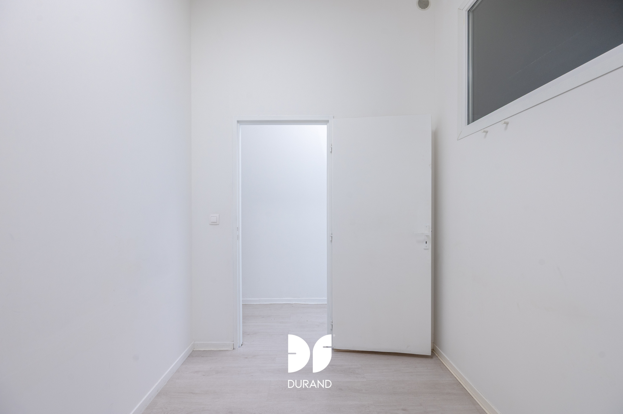 LOCAL COMMERCIAL – SAINT-VICTOR – 13007 MARSEILLE LOCAL COMMERCIAL - SAINT-VICTOR - 13007 MARSEILLE