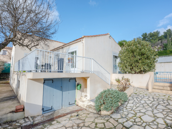 MAISON - GARAGE - PISCINE - 13124 PEYPIN