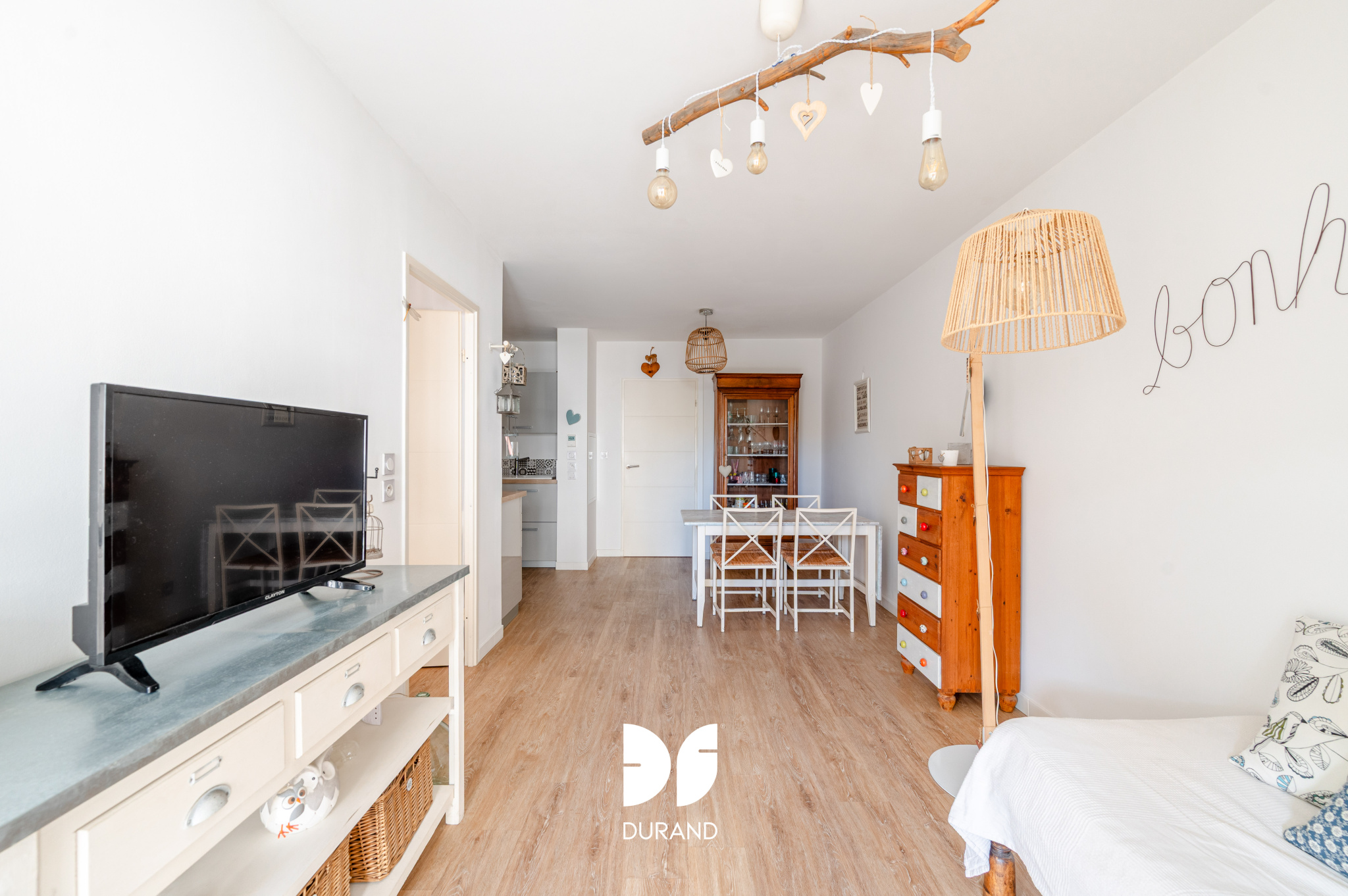 APPARTEMENT – TERRASSE – GARAGE – LE ROUET – 13008 MARSEILLE APPARTEMENT - TERRASSE - GARAGE - LE ROUET - 13008 MARSEILLE