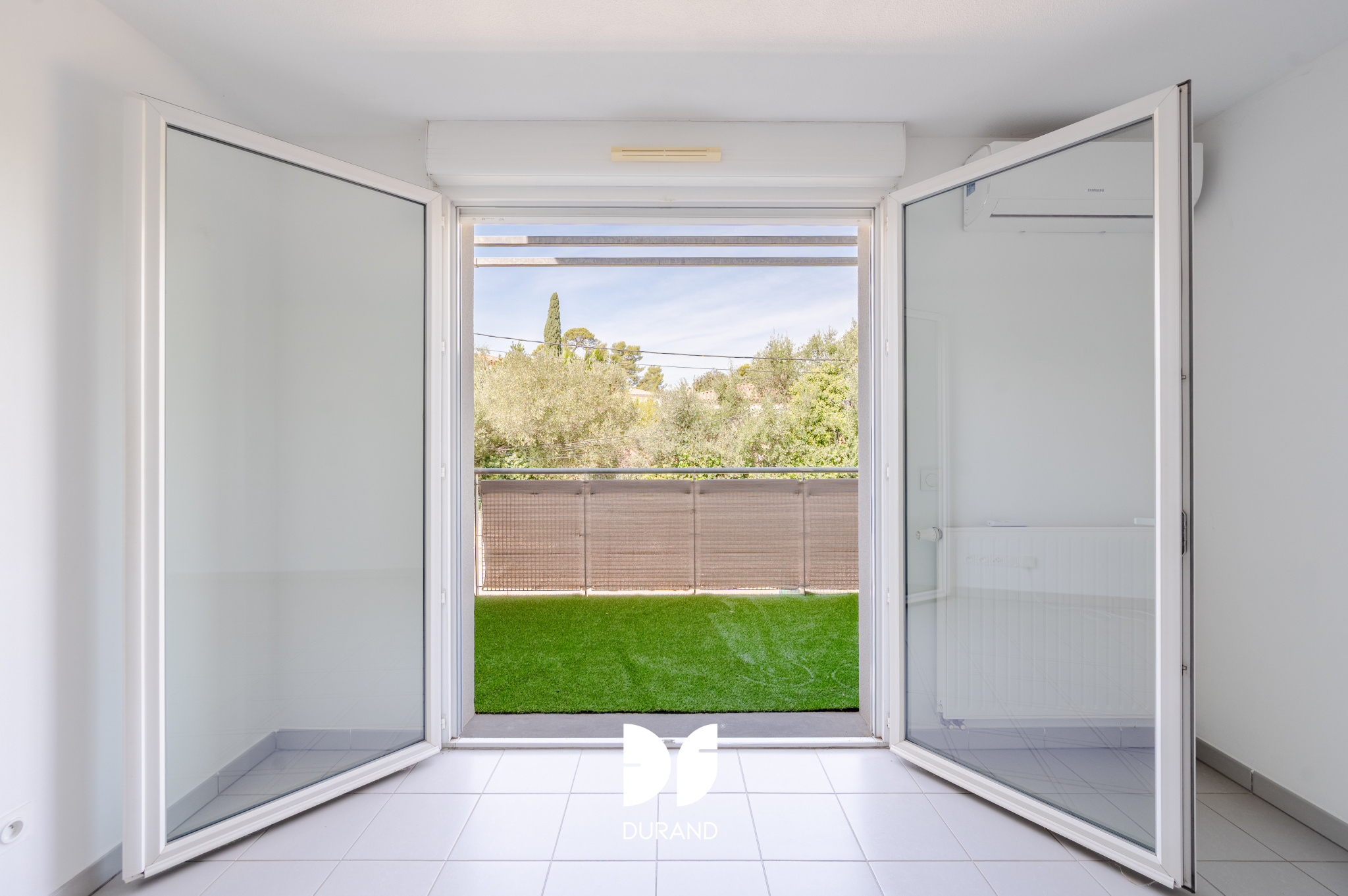 APPARTEMENT – T3 – 56M2 – LES TROIS LUCS – 13012 MARSEILLE APPARTEMENT - T3 - 56M2 - LES TROIS LUCS - 13012 MARSEILLE