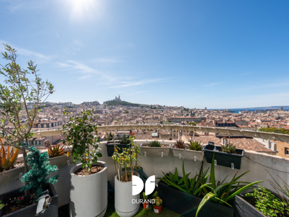 APPARTEMENT - TYPE 3 - VUE PANORAMIQUE - LOUE - 13006 MARSEILLE