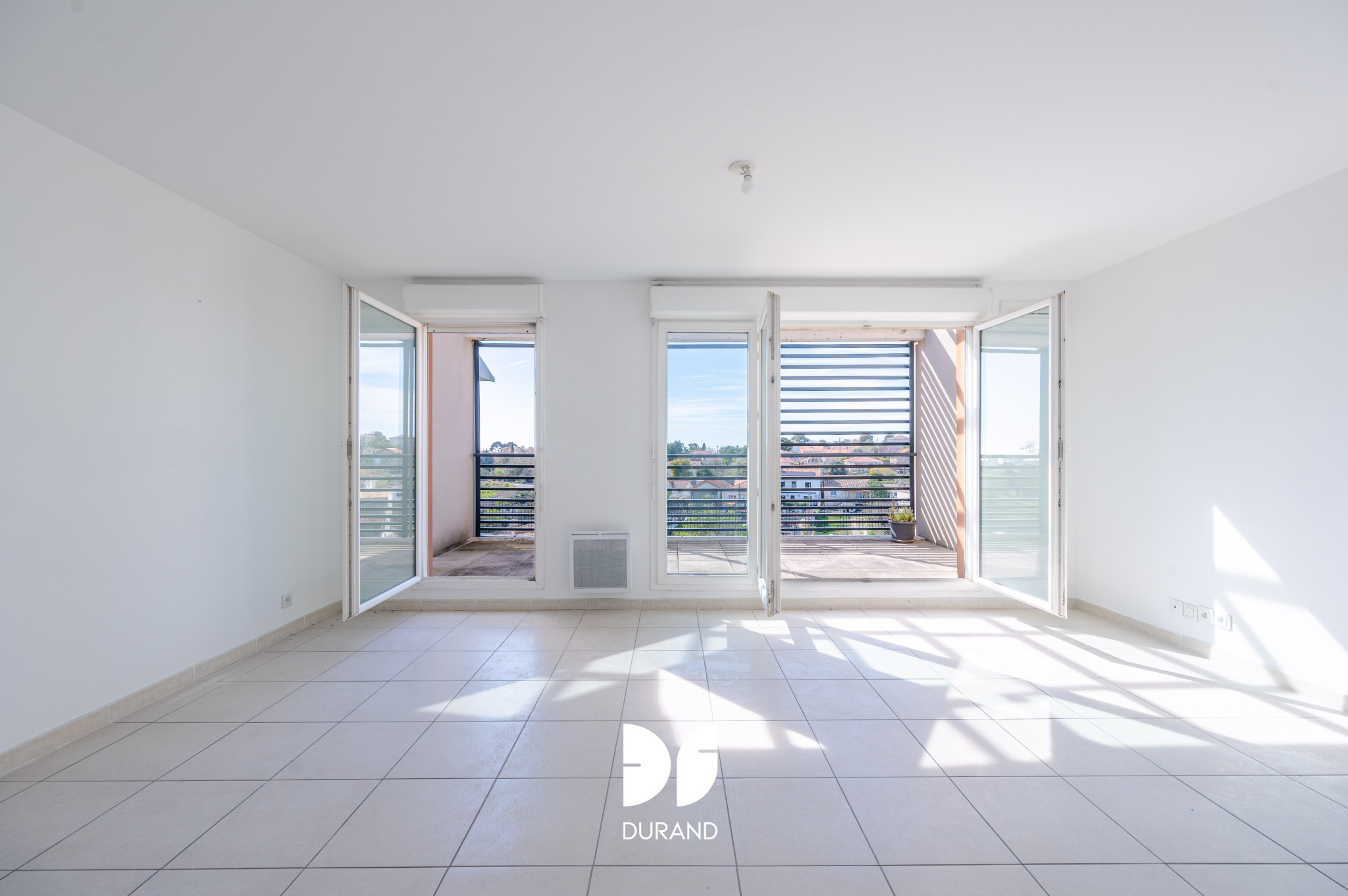 APPARTEMENT – PARKING – TERRASSE – SAINTE MARTHE – 13014 MARSEILLE APPARTEMENT - PARKING - TERRASSE - SAINTE MARTHE - 13014 MARSEILLE