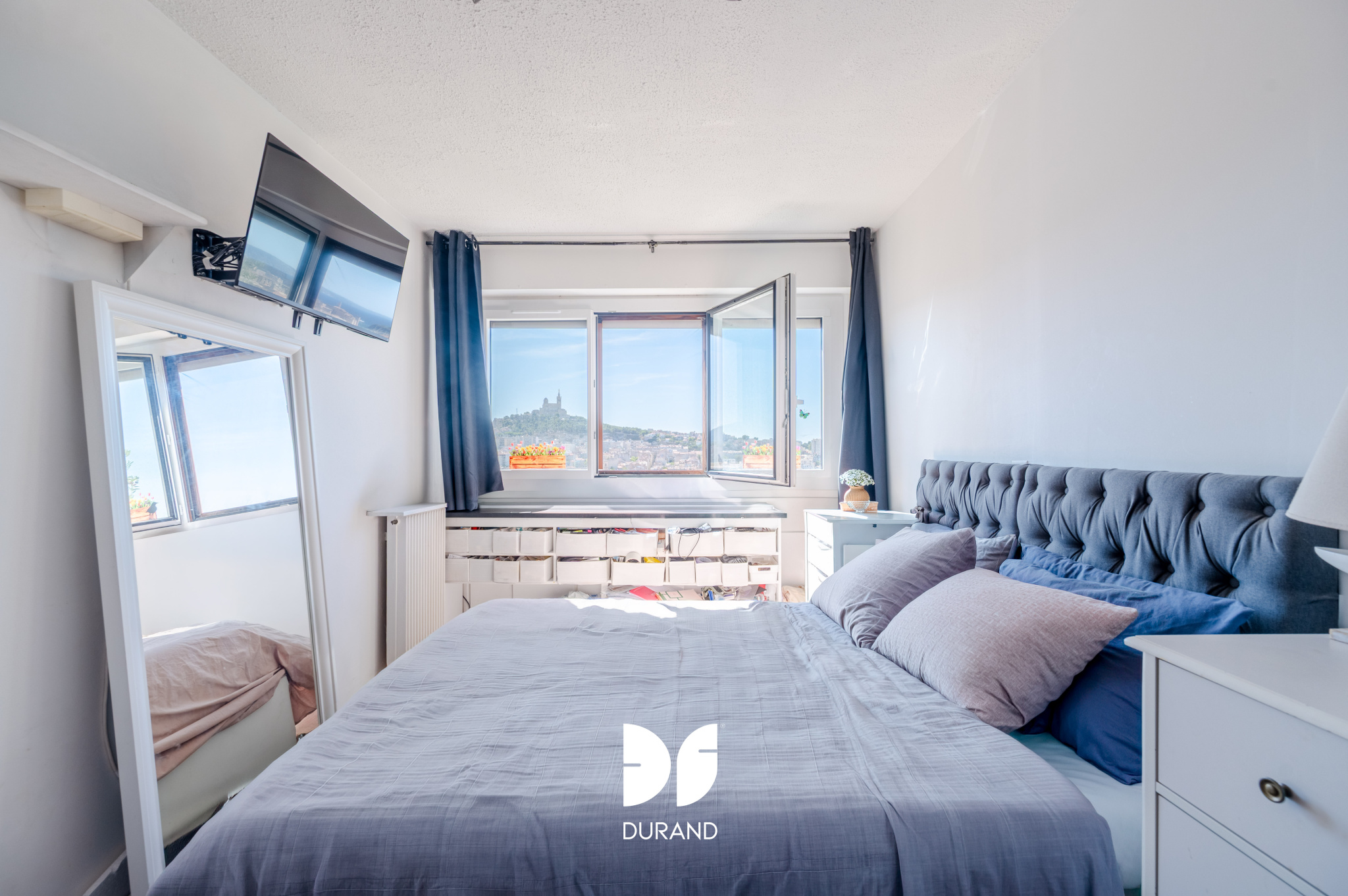APPARTEMENT - TYPE 3 - VUE PANORAMIQUE - LOUE - 13006 MARSEILLE