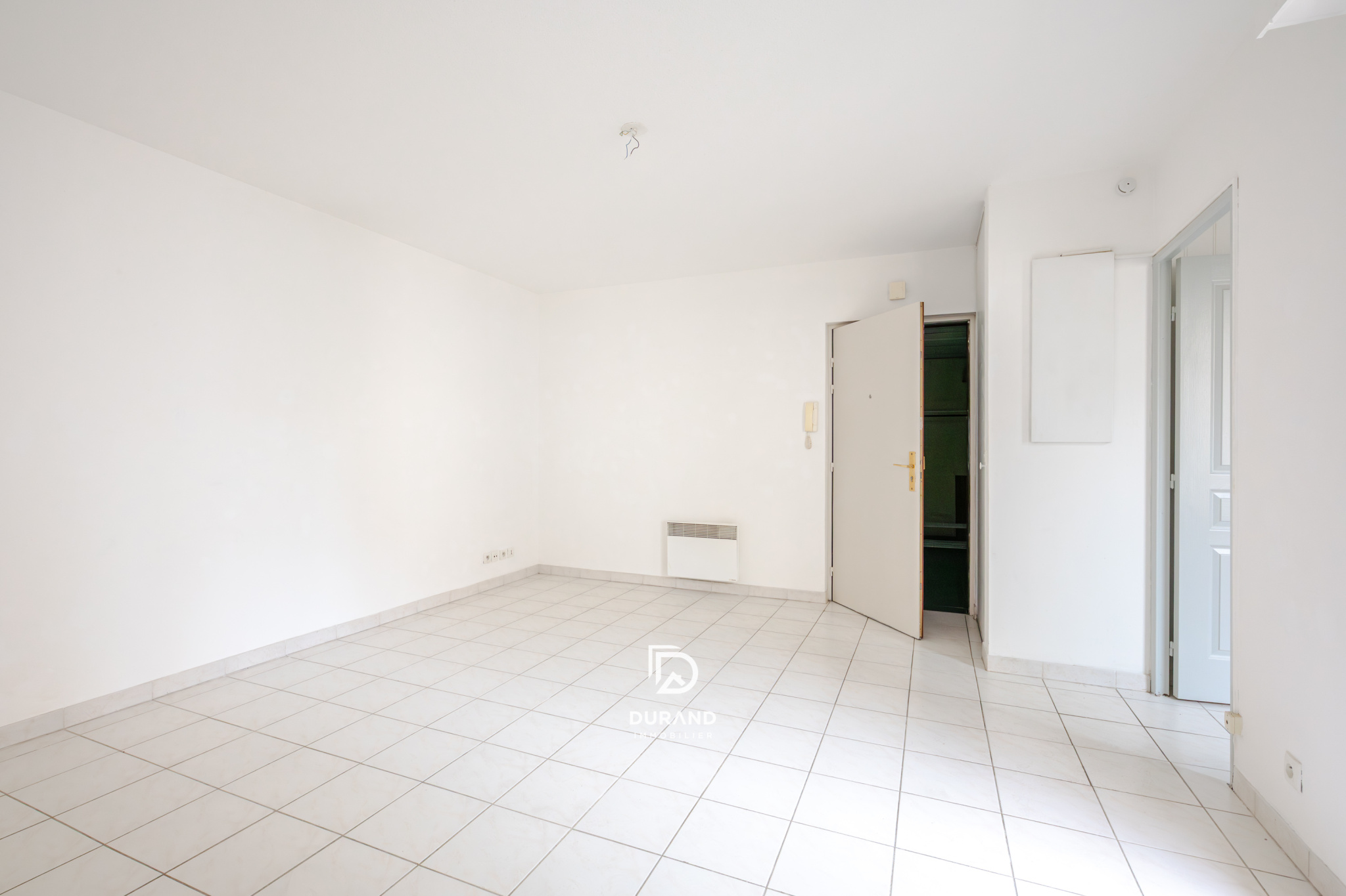 APPARTEMENT - TYPE 2 - LE CAMAS - 13005 Marseille