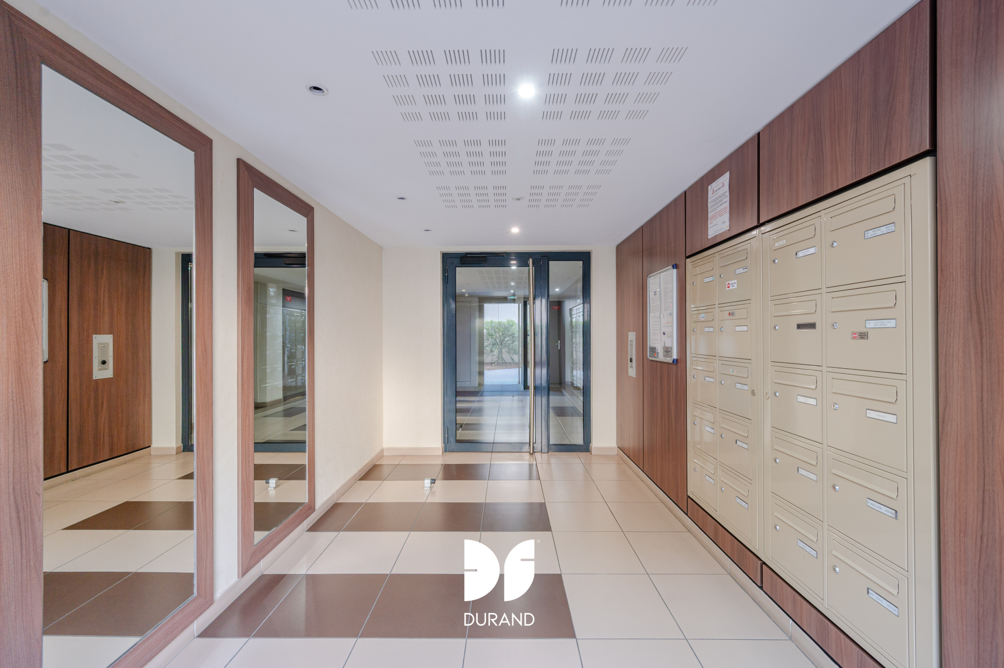 APPARTEMENT – T3 – 56M2 – LES TROIS LUCS – 13012 MARSEILLE APPARTEMENT - T3 - 56M2 - LES TROIS LUCS - 13012 MARSEILLE