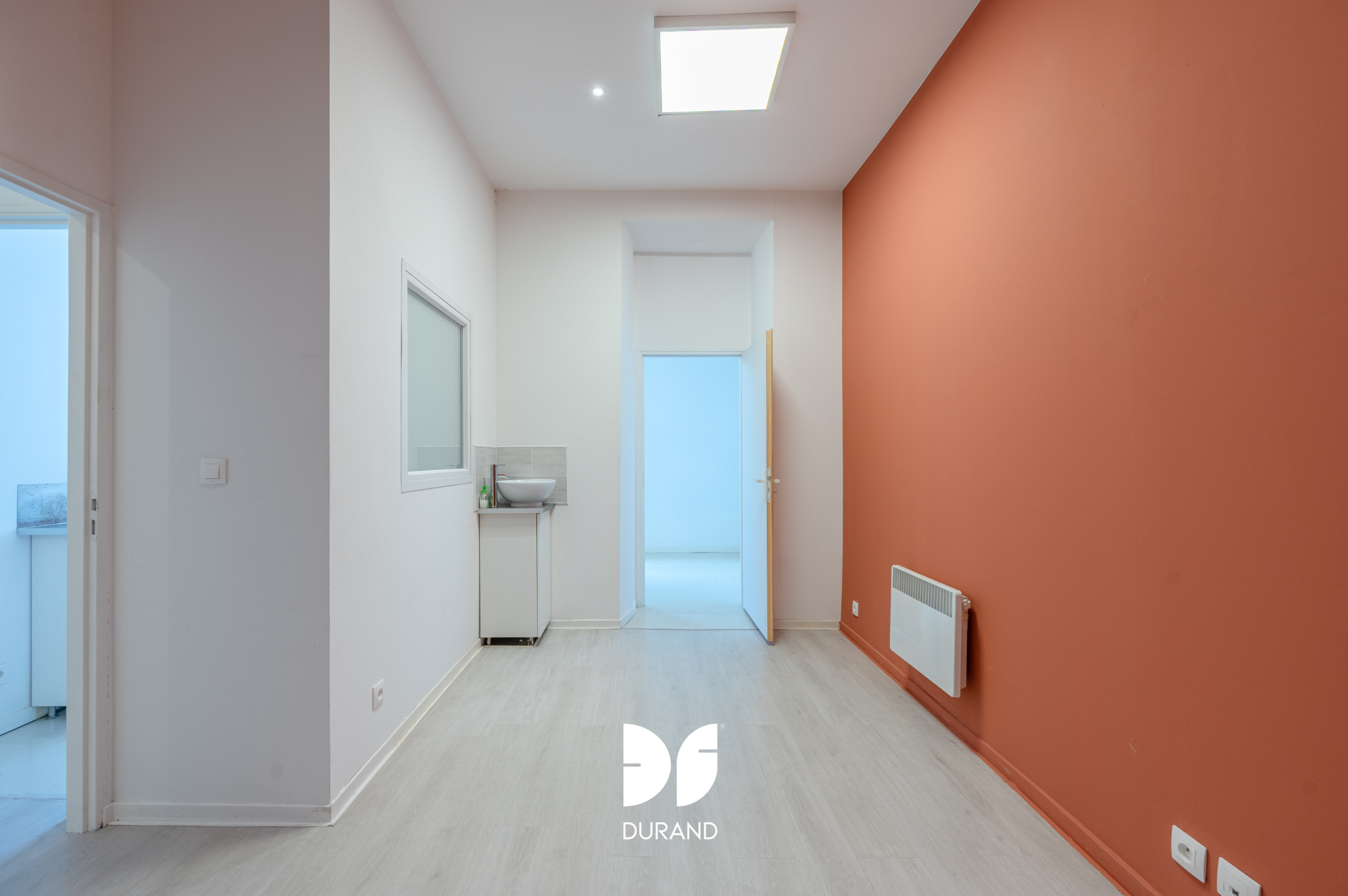 LOCAL COMMERCIAL – SAINT-VICTOR – 13007 MARSEILLE LOCAL COMMERCIAL - SAINT-VICTOR - 13007 MARSEILLE