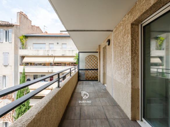 APPARTEMENT - TYPE 2 - LE CAMAS - 13005 Marseille