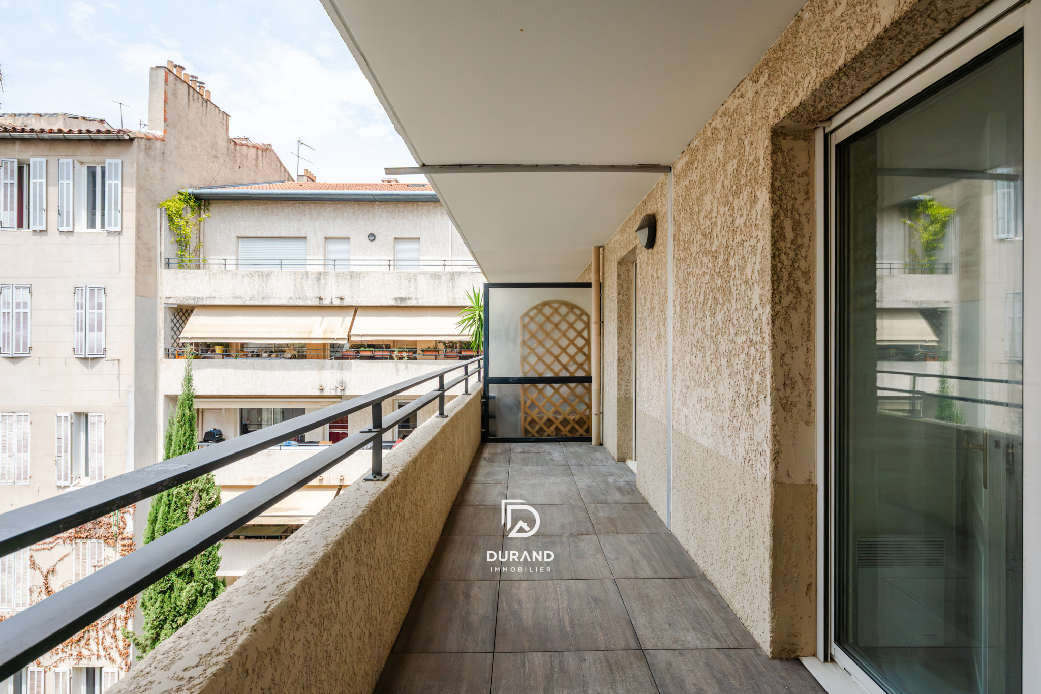APPARTEMENT - TYPE 2 - LE CAMAS - 13005 Marseille