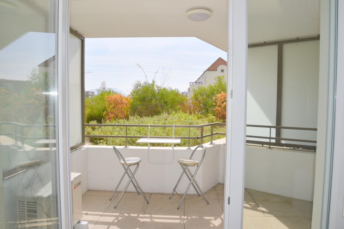 T2 MEUBLE avec terrasse   Résidence récente Rouet/Cantini   8? Marseille