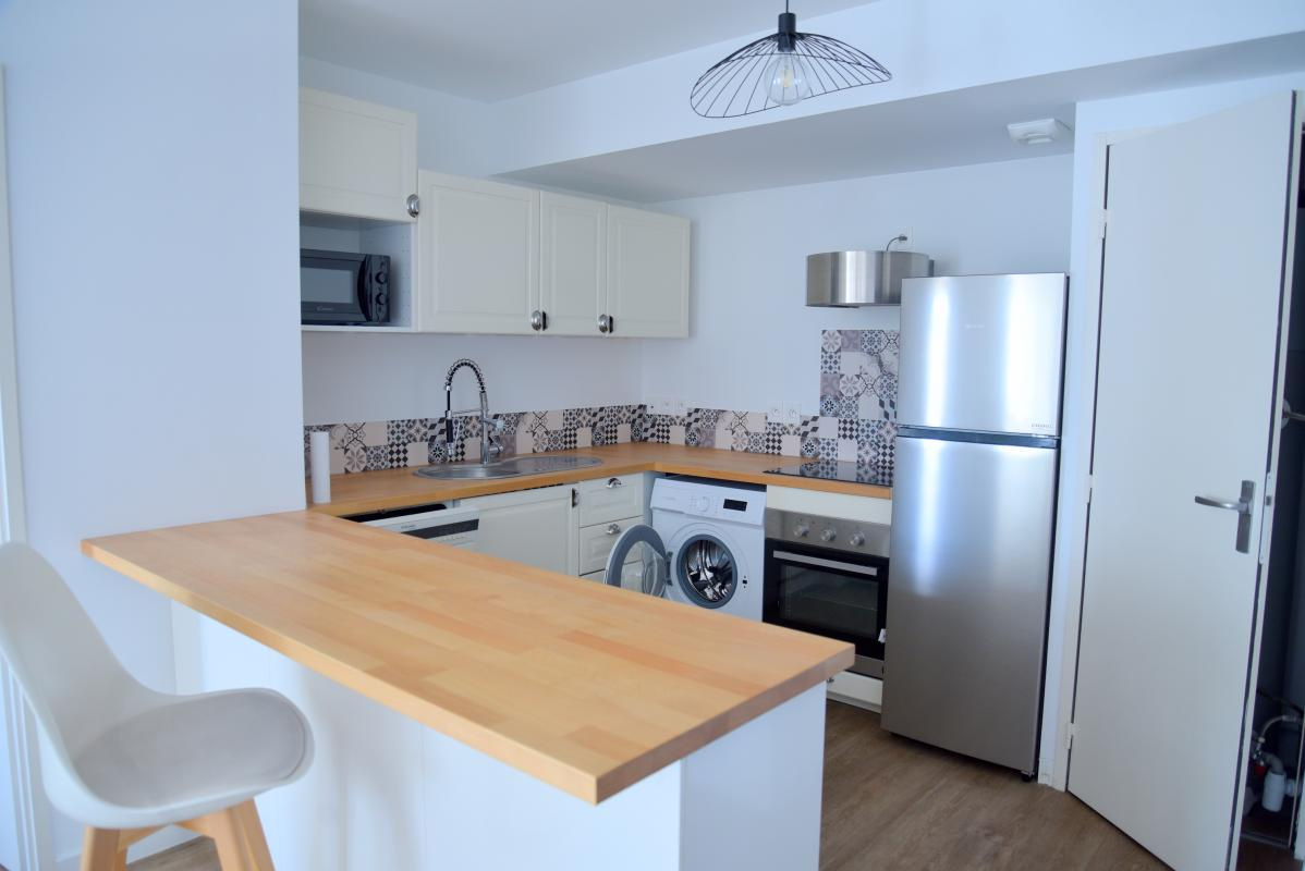 T2 MEUBLE avec terrasse   Résidence récente Rouet/Cantini   8? Marseille