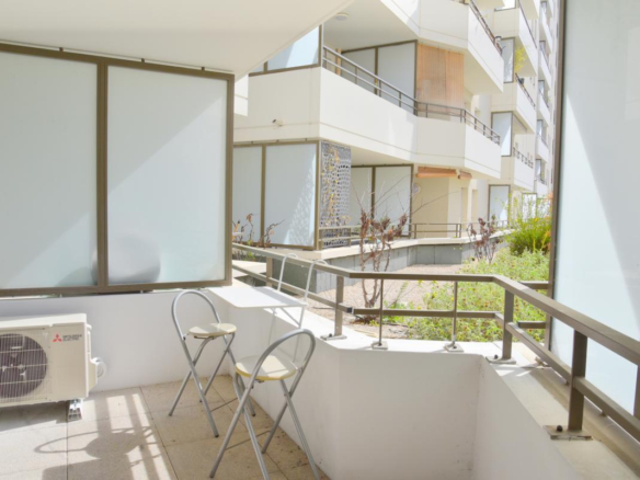 T2 MEUBLE avec terrasse   Résidence récente Rouet/Cantini   8? Marseille