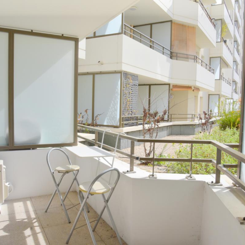 T2 MEUBLE avec terrasse   Résidence récente Rouet/Cantini   8? Marseille